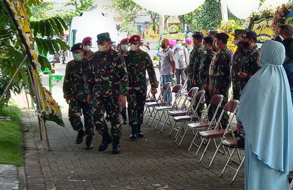 Kasal Melawat Ke Rumah Duka Prajurit Awak KRI Nanggala 402 Di Bogor