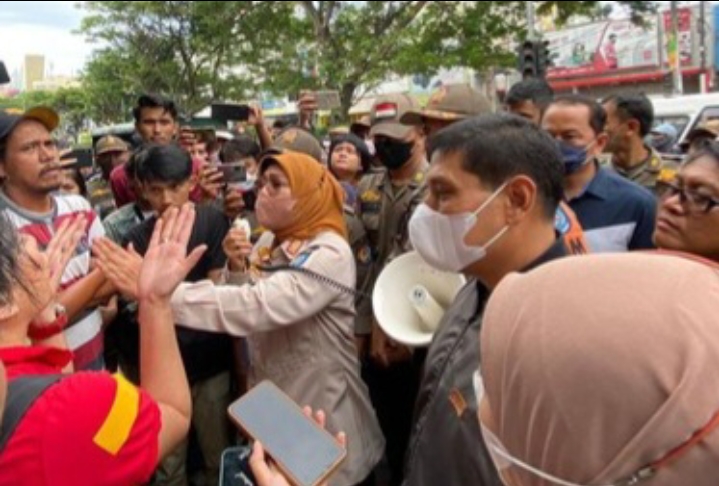 Orang Tua Murid Bertahan Wali Kota Depok Pastikan Gedung Sdn Pocin