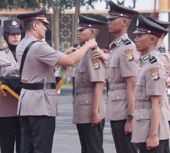 Wakapolda Metro Jaya Suyudi Lantik Bintara Polri Gelombang Tahun