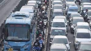 langgar jalur busway