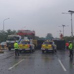 Evakuasi kecelakaan beruntun