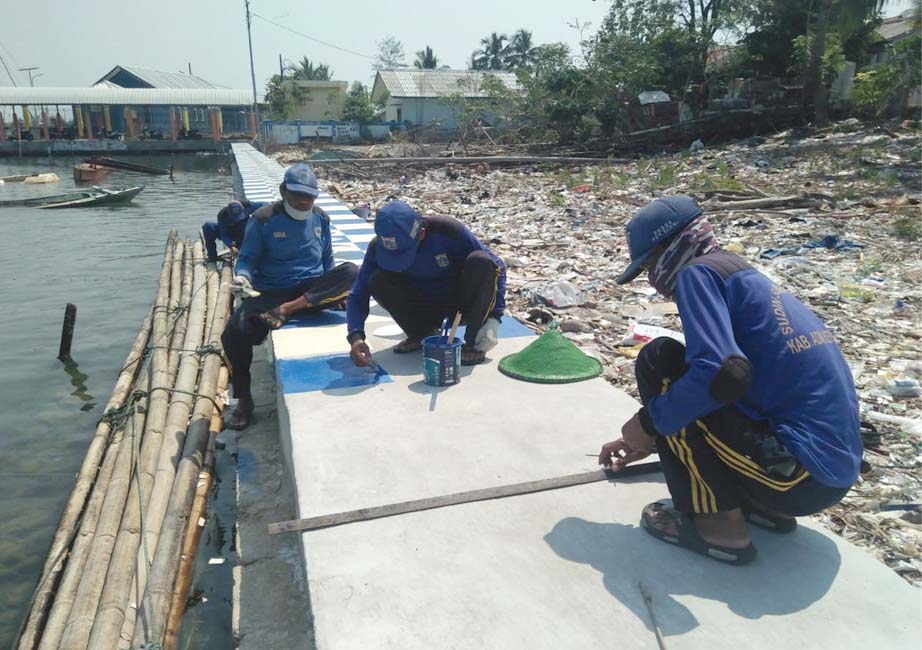 Tanggul Pemecah Ombak Di Pantai Pulau Lancang Dipercantik Poskotaonline