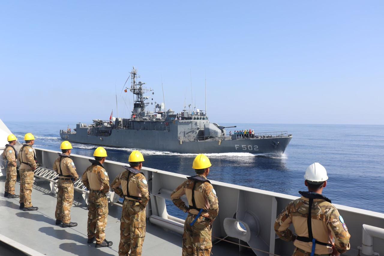 Satgas MTF TNI KRI Sultan Hasanudin-366 Latihan Bersama Kapal Perang ...