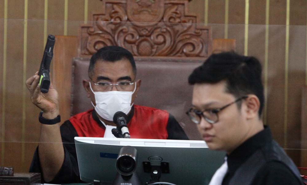 Sidang Lanjutan Ferdy Sambo, Jaksa Tunjukkan Barang Bukti Senjata ...