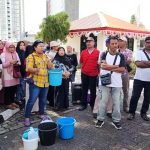Emak-Emak Belimbing