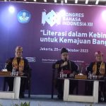 Kepala Badan Pengembangan dan Pembinaan Bahasa Kemendikbudristek Prof Endang Aminudin Aziz, MA, PhD saat menggelar konferensi pers. Kepala Badan PengembaProf Endang Aminudin Aziz, MA, PhD.