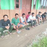 Warga Desa Ciwaru