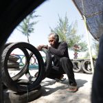 Ban bekas cegah abrasi
