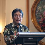 Kukuh S. Achmad.