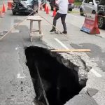 Jalan ambrol
