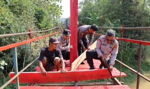 Jembatan gantung Pringsewu