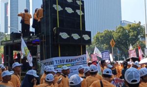 Petani Tebu Demo