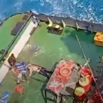 Salah satu kapal penyelamat