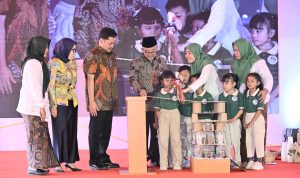 Anak-anak belajar STEM